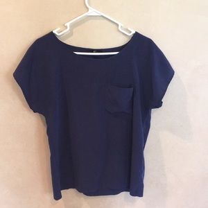Short sleeve H&M fashion top with front pocket
